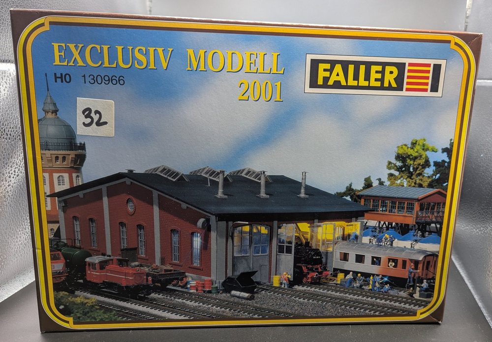 Faller Exclusiv Modell 2001: Waggon-Werkstatt (130966), Foto 1