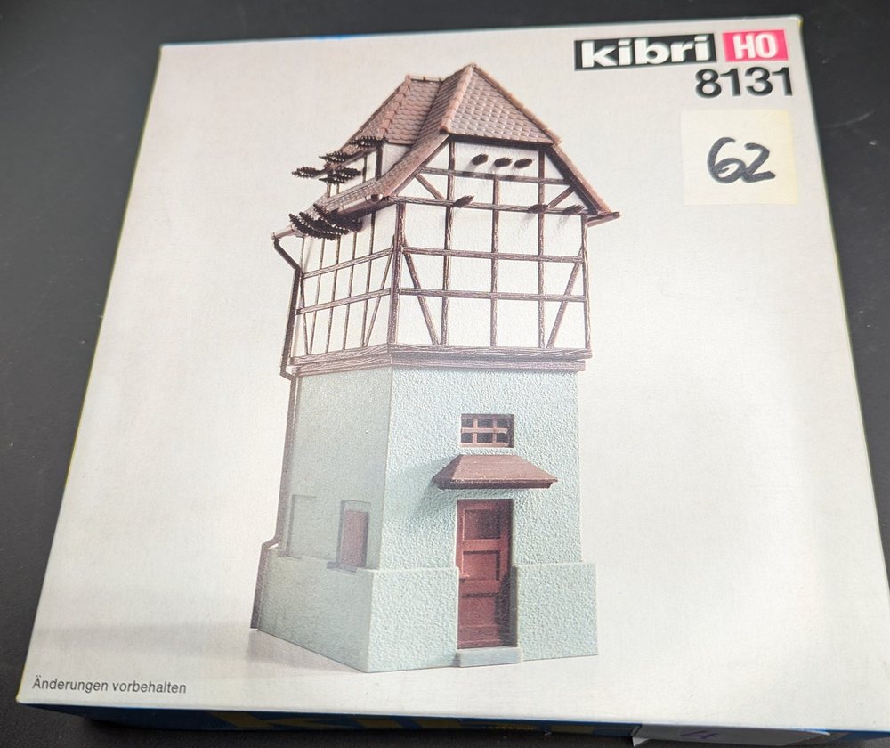 kibri Turmhaus mit Fachwerkaufbau (8131), Bezeichnung nicht gesichert, Foto 1