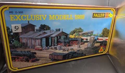 Faller Exclusiv Modell 1988: Bahnbetriebswerk / Lokdepot (B-988)